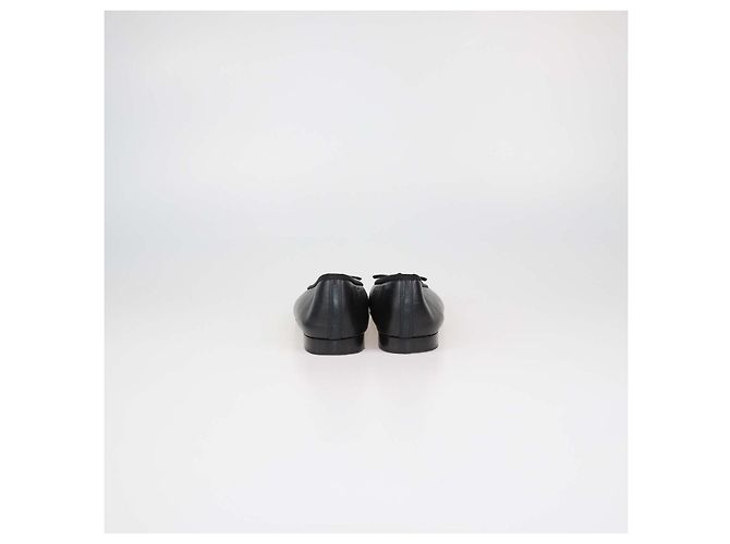 Ballerine CC con punta chiusa in pelle nera e pelle verniciata Chanel - vista 5