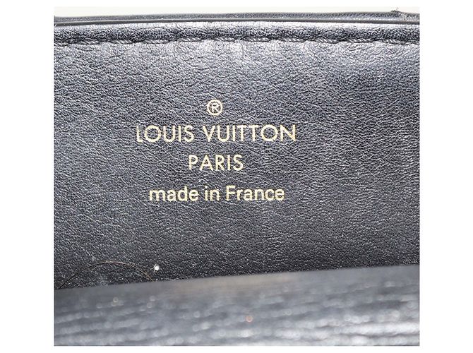 mala Louis Vuitton New Wave em couro preto com corrente - vista 6