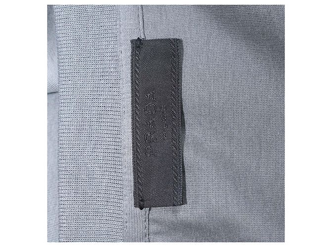 T-shirt in cotone grigio con logo triangolo Prada e girocollo - vista 5