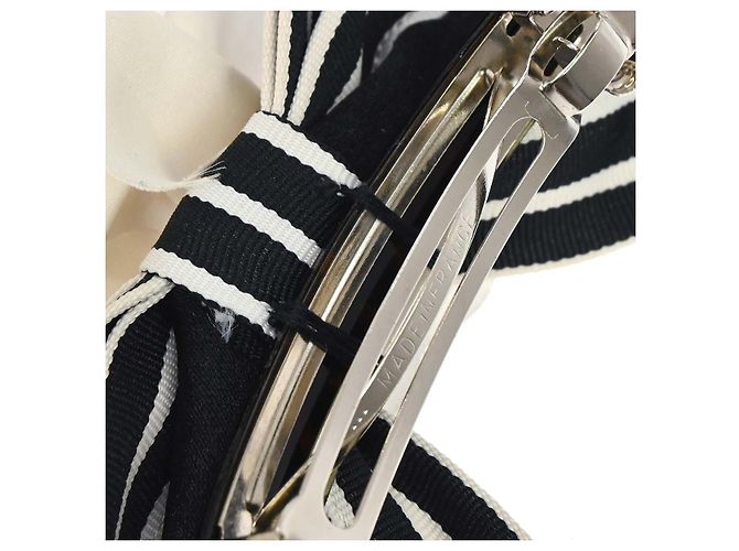 Chanel Camélia Haarspange aus Satin - Ansicht 4