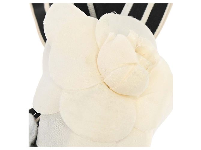 Chanel Camélia Haarspange aus Satin - Ansicht 5
