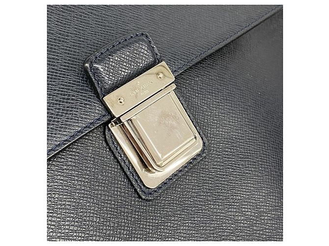 Borsa Louis Vuitton Taiga Vasili PM - vista 9