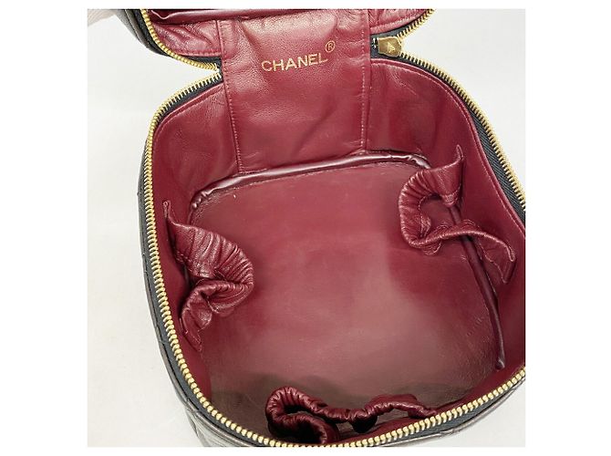 Chanel Black Matelassé Vanity Bag - Ansicht 4