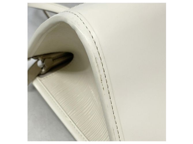 Louis Vuitton Epi Madeleine PM Handtasche - Ansicht 7