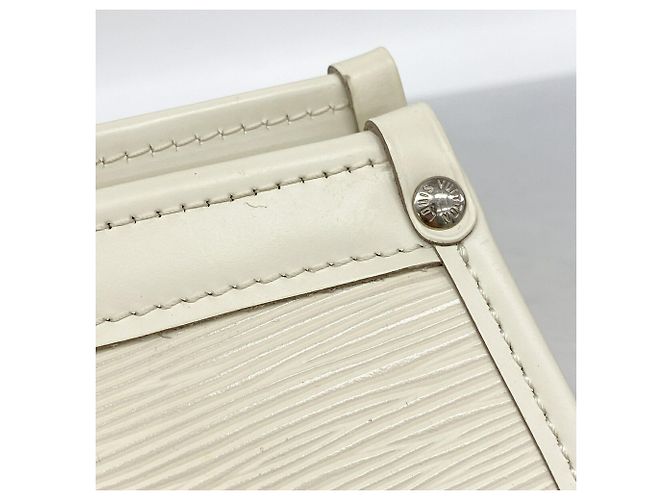 Louis Vuitton Epi Madeleine PM Handtasche - Ansicht 9