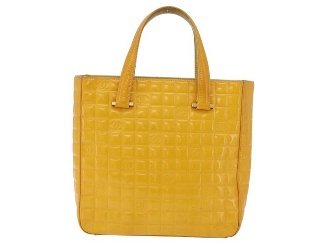 Chanel Chocolate Bar CC Quilted Patent North South - vista 2
