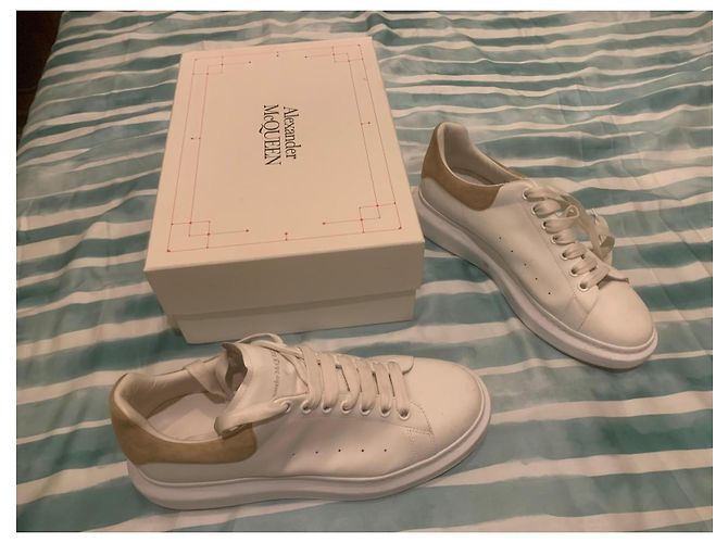 Alexander McQueen Sneakers en Cuir Blanc et Daim Beige - vue 13