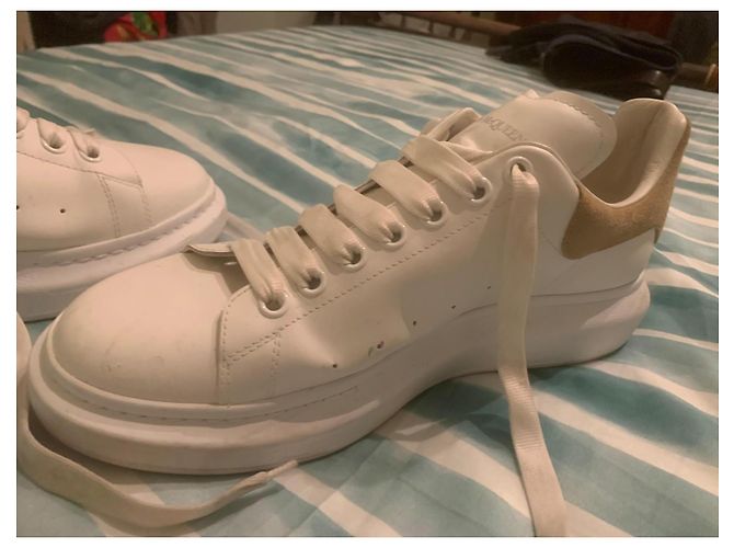 Alexander McQueen Sneakers en Cuir Blanc et Daim Beige - vue 4