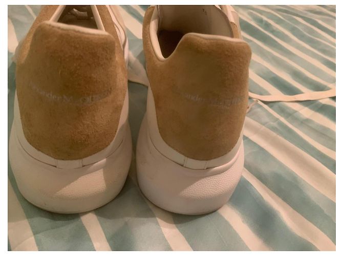Alexander McQueen Sneakers en Cuir Blanc et Daim Beige - vue 7