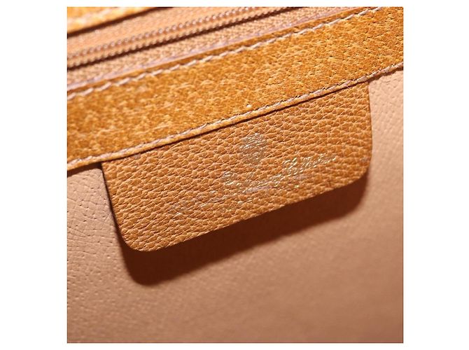 Gucci Business GG Canvas with Leather Medium - vue 6