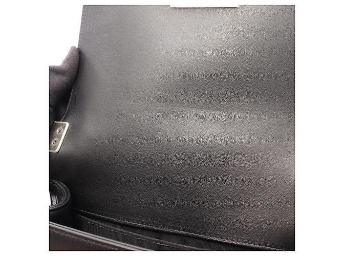 Chanel Boy Small Schultertasche aus schwarzem Lammleder - Ansicht 7
