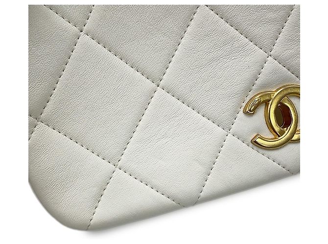 Bolso de hombro con cadena de cuero blanco Chanel - vista 7