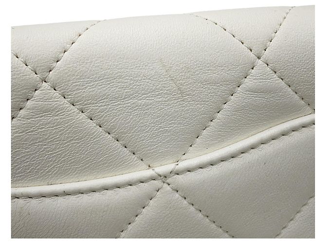 Bolso de hombro con cadena de cuero blanco Chanel - vista 9