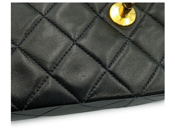 Borsa a tracolla Chanel in pelle nera con catena - vista 15