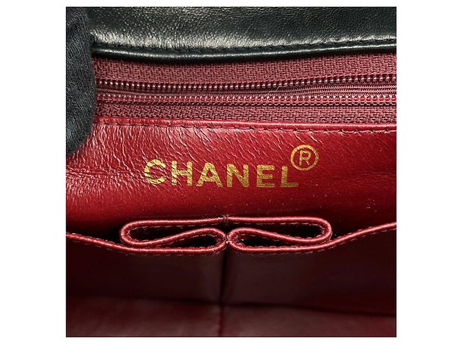 Borsa a tracolla Chanel in pelle nera con catena - vista 16
