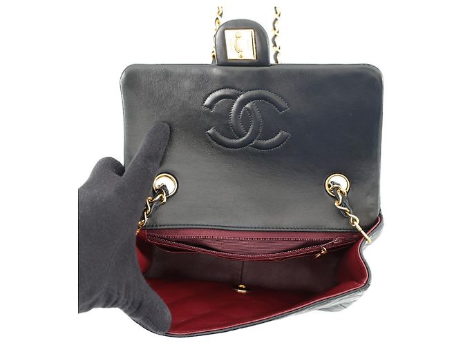 Borsa a tracolla Chanel in pelle nera con catena - vista 5