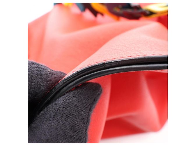 Loewe V Bucket 2-Way Schultertasche - Ansicht 10