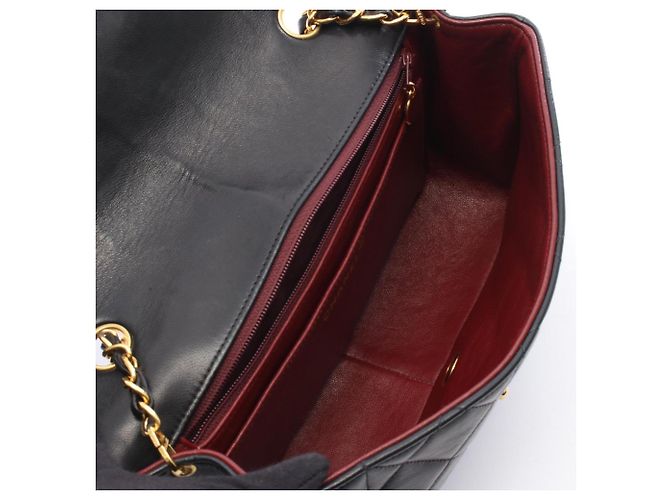 Chanel Matelassé Diana Flap Schultertasche - Ansicht 3