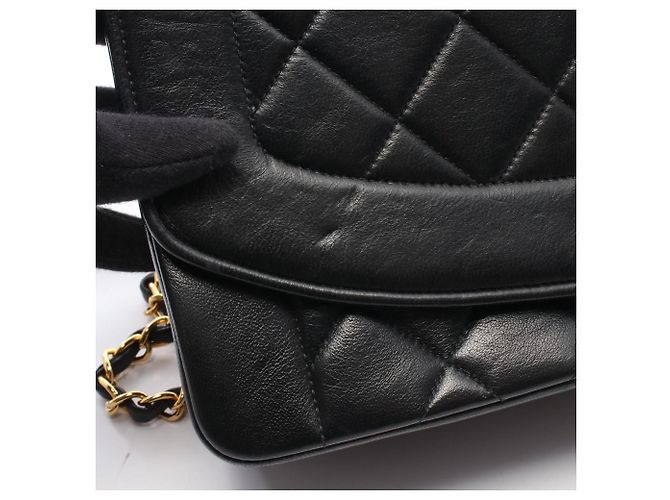 Chanel Matelassé Diana Flap Schultertasche - Ansicht 8