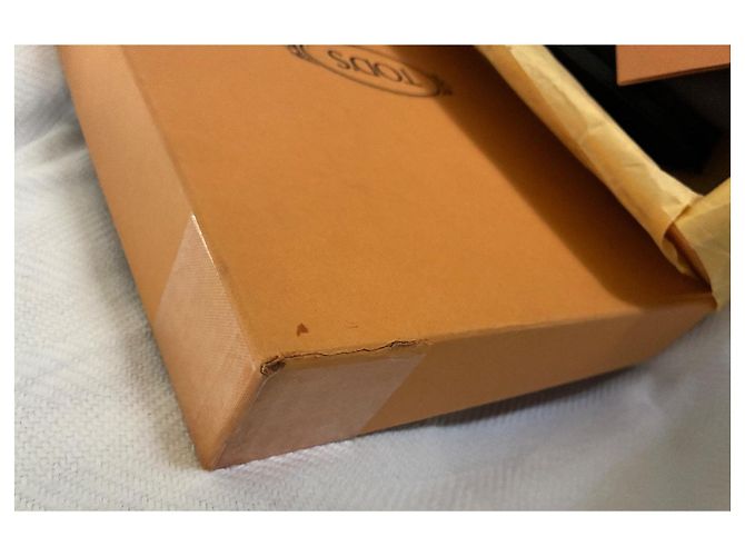 Tod's Wildleder Stiefeletten mit Goldkette - Ansicht 10