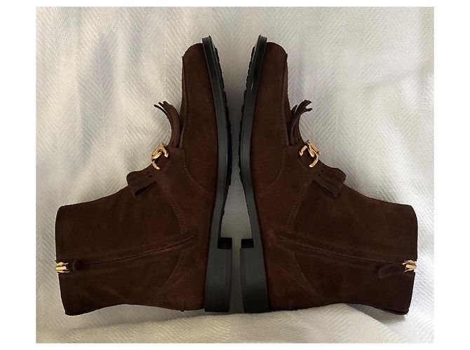 Tod's Wildleder Stiefeletten mit Goldkette - Ansicht 5
