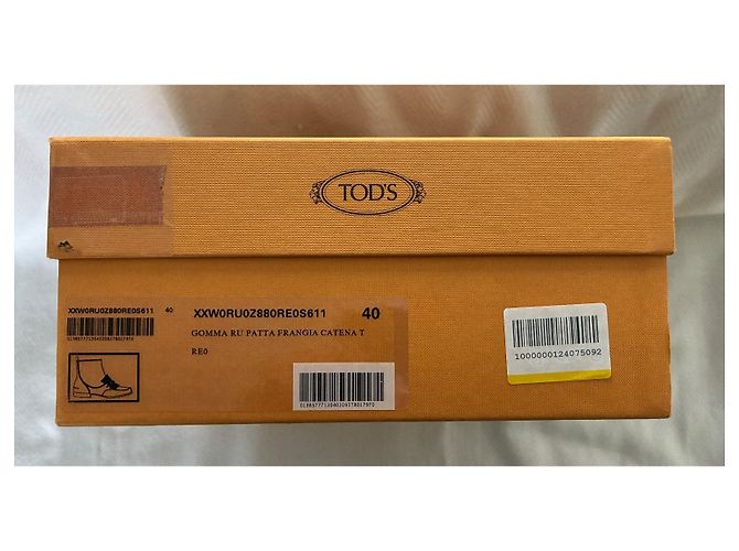Tod's Wildleder Stiefeletten mit Goldkette - Ansicht 9
