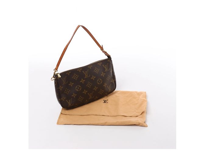 Louis Vuitton Pochette Accessoir Monogram Canvas Handbag in Brown M51980 - vista 11