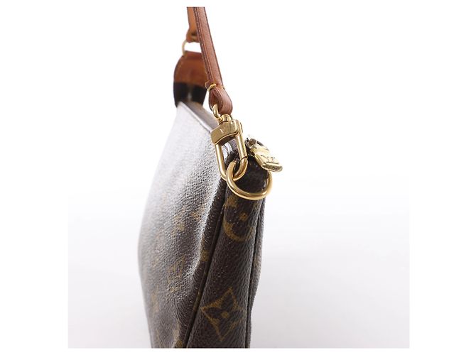 Louis Vuitton Pochette Accessoir Monogram Canvas Handbag in Brown M51980 - vista 5