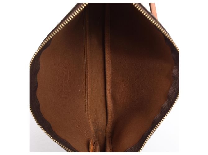 Louis Vuitton Pochette Accessoir Monogram Canvas Handbag in Brown M51980 - vista 9