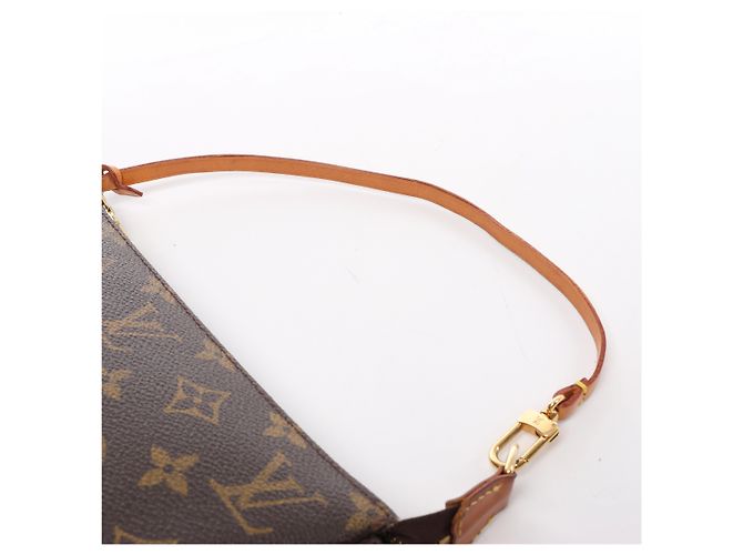 Louis Vuitton Pochette Accessoire Monogram Handbag in Brown M51980 - vista 10