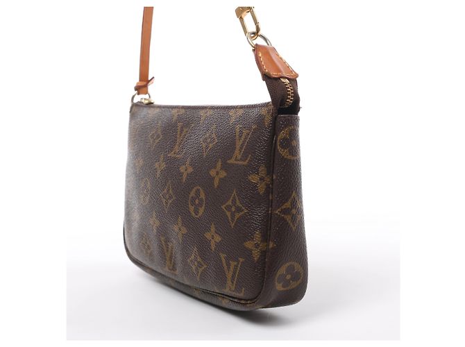Louis Vuitton Pochette Accessoire Monogram Handbag in Brown M51980 - vista 3