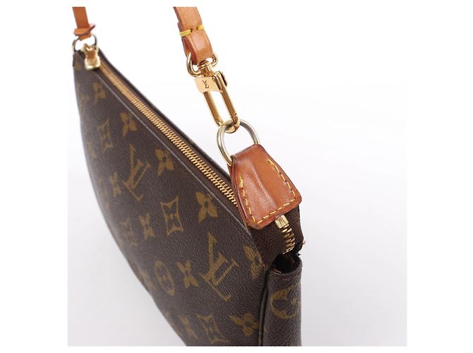 Louis Vuitton Pochette Accessoire Monogram Handbag in Brown M51980 - vista 4