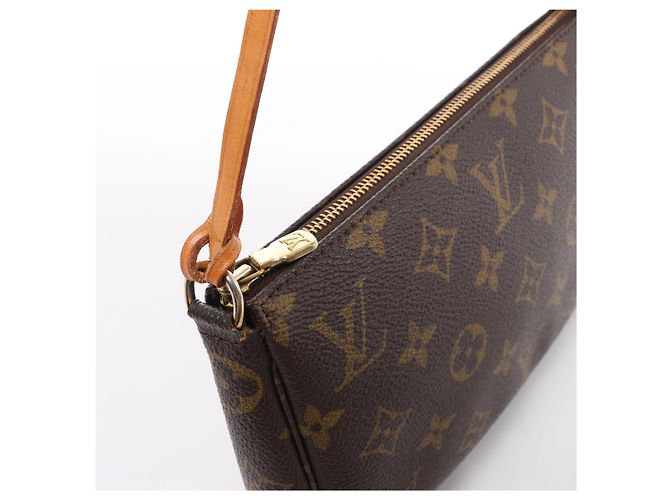 Louis Vuitton Pochette Accessoire Monogram Handbag in Brown M51980 - vista 5