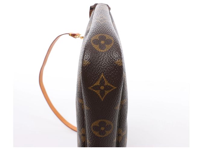 Louis Vuitton Pochette Accessoire Monogram Handbag in Brown M51980 - vista 8
