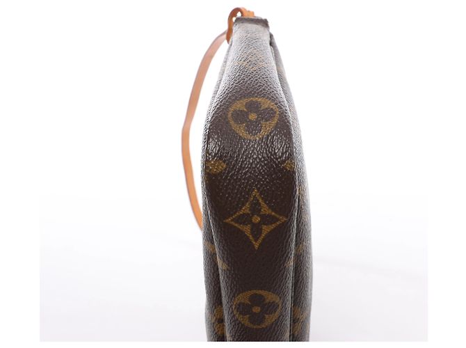 Louis Vuitton Pochette Accessoire Monogram Handbag in Brown M51980 - vista 9