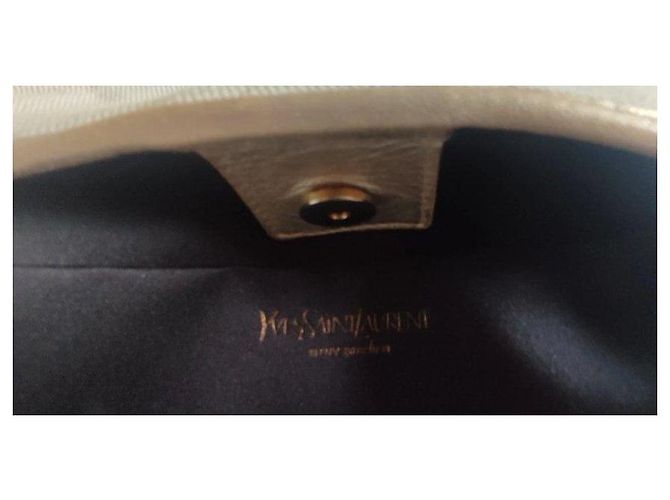 Borsa a tracolla Yves Saint Laurent in tela beige e pelle dorata - vista 6