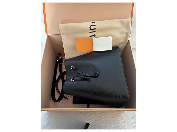 Louis Vuitton NéoNoé Borsa a Secchiello Pelle Epi - vista 12