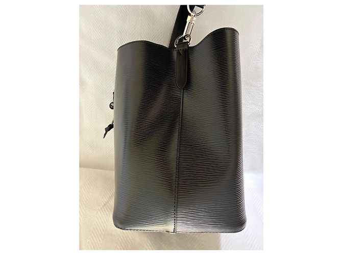 Louis Vuitton NéoNoé Borsa a Secchiello Pelle Epi - vista 3