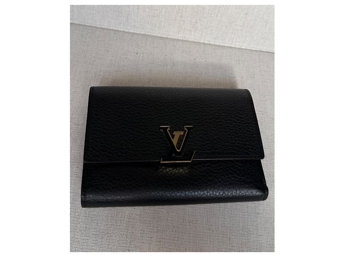 Capucines Portafoglio Louis Vuitton in pelle nera - vista 16