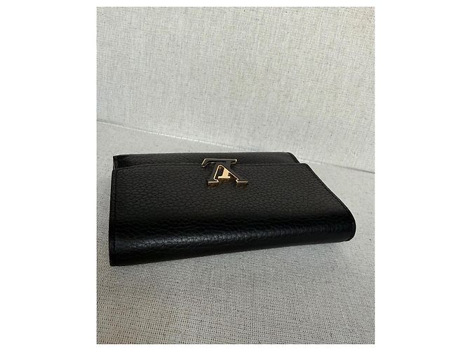 Capucines Portafoglio Louis Vuitton in pelle nera - vista 5