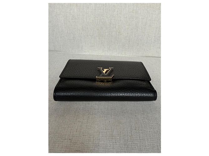 Capucines Portafoglio Louis Vuitton in pelle nera - vista 6