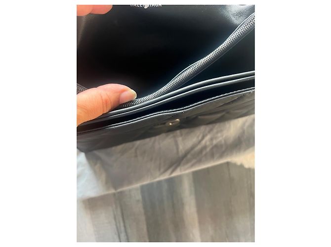 Borsa a tracolla Balenciaga in pelle matelassé nera - vista 4