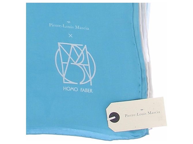 Pierre Louis Mascia Seidenschal mit blau-weißem Farbverlauf - Ansicht 3