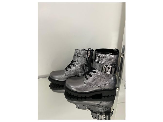 Givenchy G Cube Silberne Lederstiefeletten - Ansicht 2