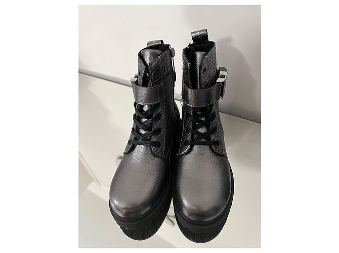 Givenchy G Cube Silberne Lederstiefeletten - Ansicht 4