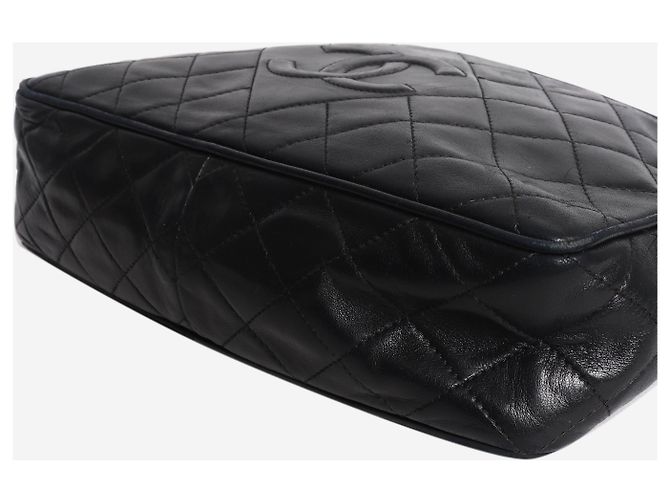Chanel Schultertasche Vintage 1991 aus gestepptem Lammleder mit Quaste, schwarz - Ansicht 4