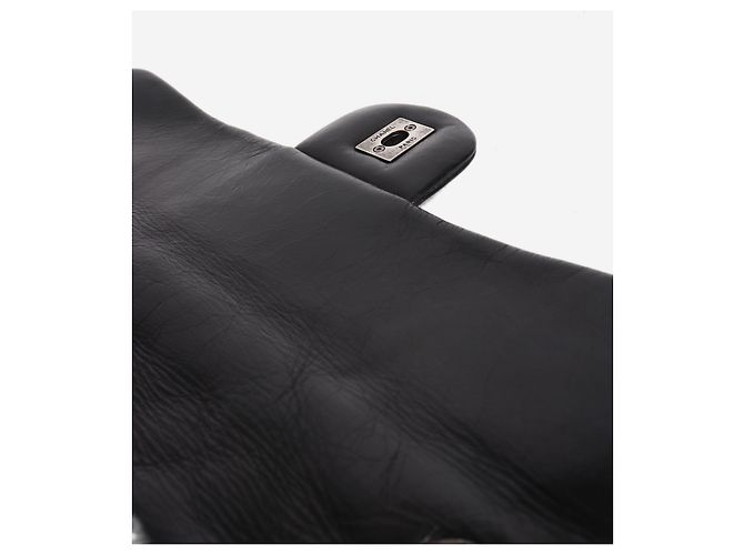 Chanel Bolsa de ombro acolchoada em pele de cordeiro preta 2010 - vista 7