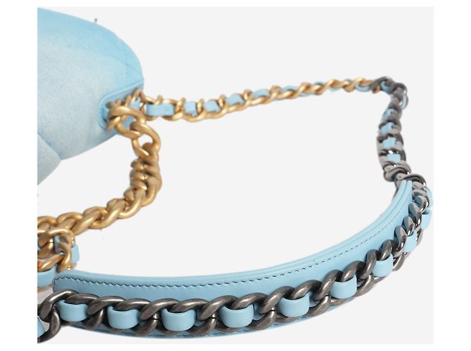 Chanel Bolsa de ombro 19 acolchoada em denim degradê azul - vista 6