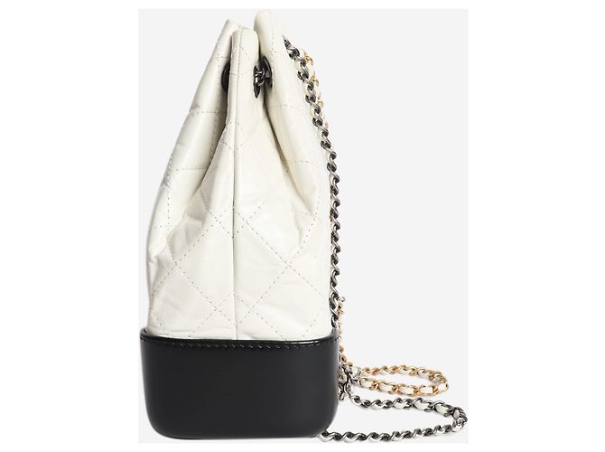 Chanel Mochila Gabrielle 2019 em couro acolchoado branco - vista 2