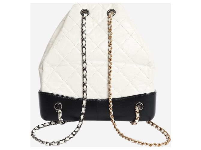 Chanel Mochila Gabrielle 2019 em couro acolchoado branco - vista 3